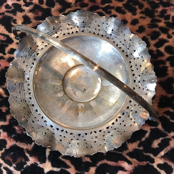 VINTAGE Silver Plated Round Bowl with fold down handle - Picture 6 of 12